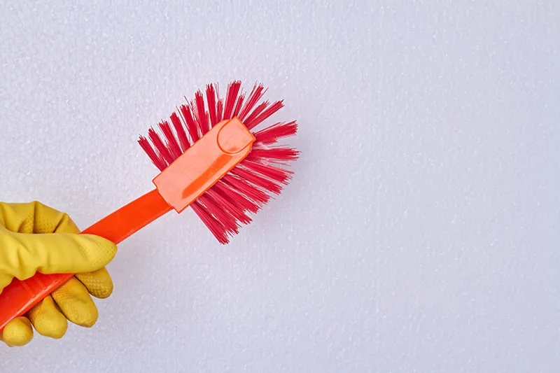 Szczotka do toalety – jak ją wyczyścić? Czy można użyć jakiegoś substytutu zamiast środka chemicznego?