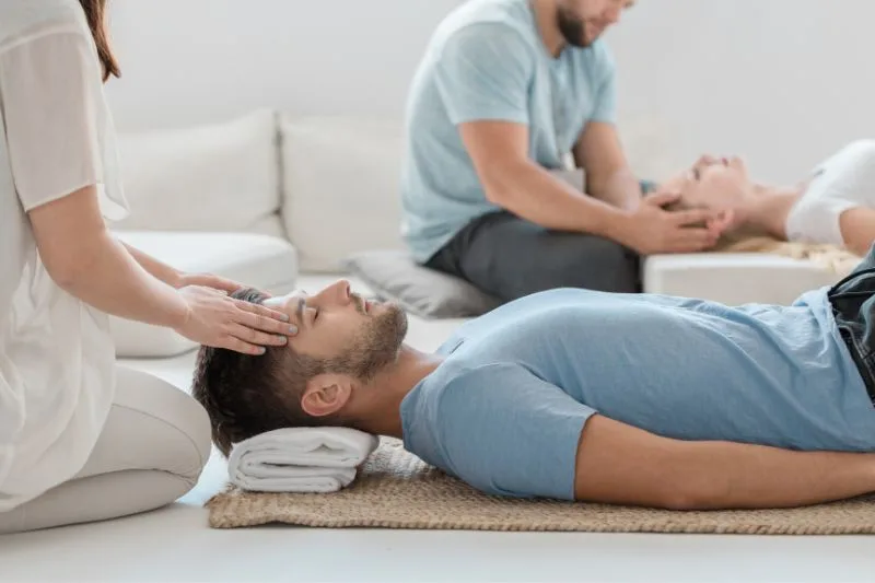 Sprawdź jak poprawnie zrobić masaż skóry głowy! Czemu jest taki potrzebny? 1